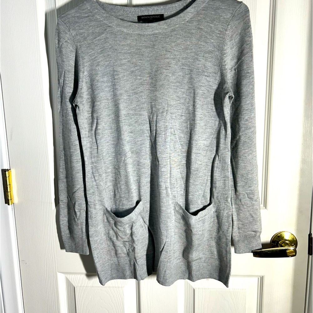 Tight small knit grey tunic sweater.